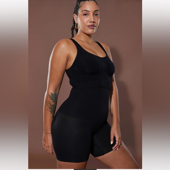 YITTY Lizzo Nearly Naked Shaping Ultra High Waist Booty Lift Short - Picture 5 of 10